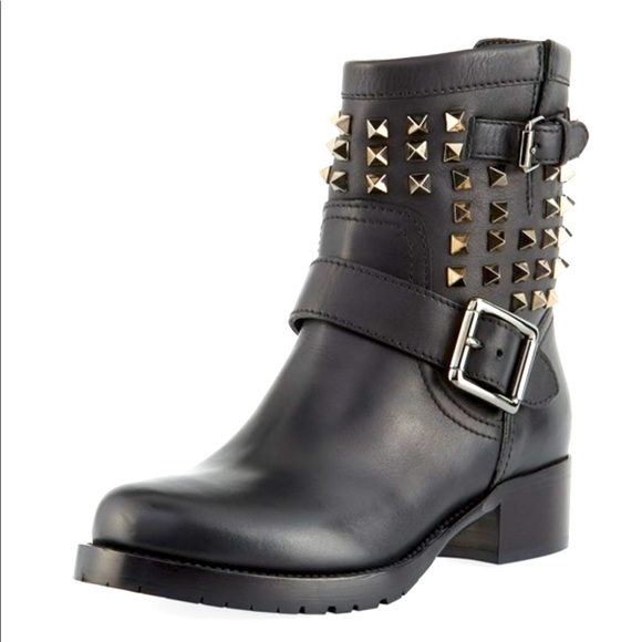 Valentino Garavani Shoes - ❤️Valentino Rockstud Noir Black leather boots❤️